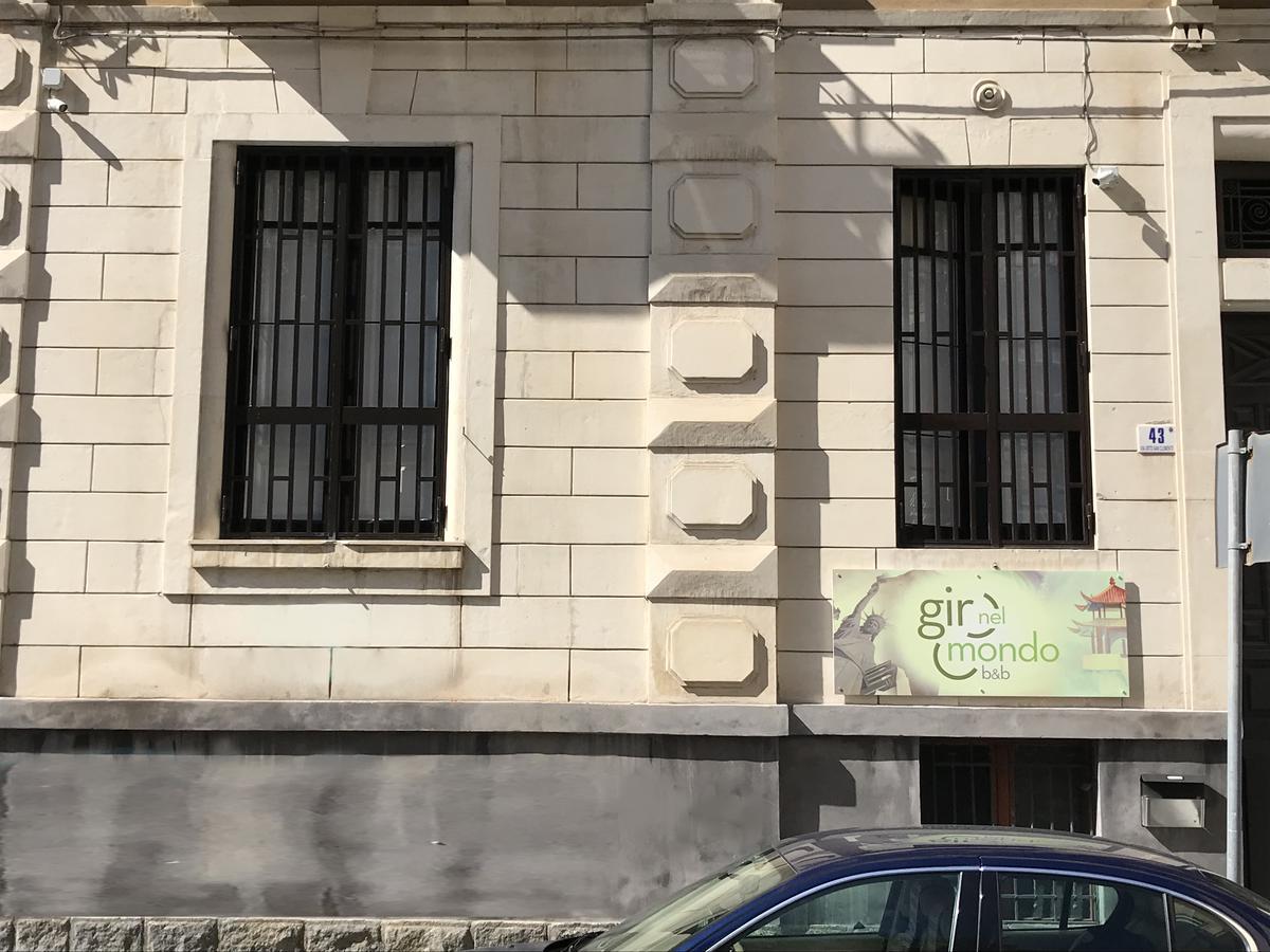 Giro nel mondo Aeroporto di Catania Fontana Rossa Esterno foto