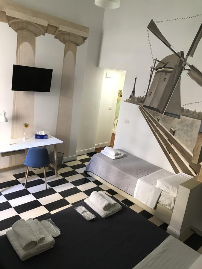 Giro nel mondo Aeroporto di Catania Fontana Rossa Esterno foto